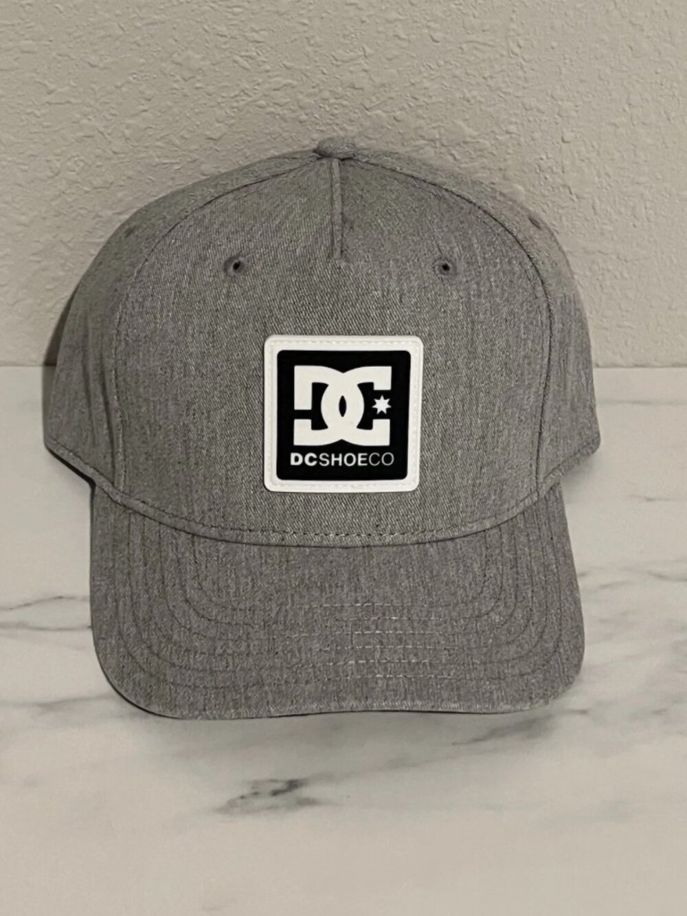 DC SHOES Gray Black White Snapback Adjustable Hat Cap Mens One Size Surf Skate